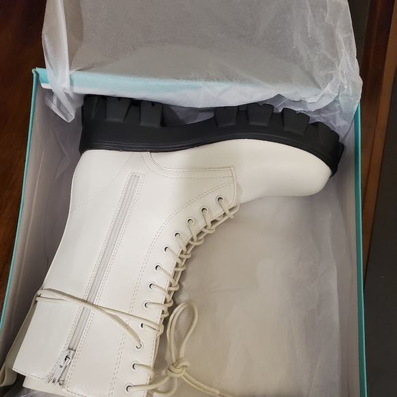 Combat boots - Picture 2 of 6